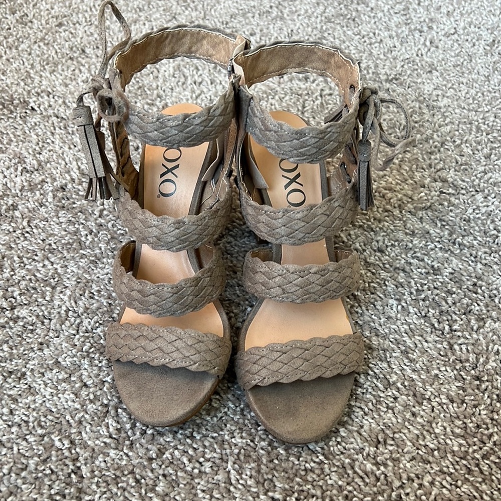 Cute Summer Heels! Size 6 - Picture 2 of 3